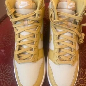 Nike Dunk High Khaki